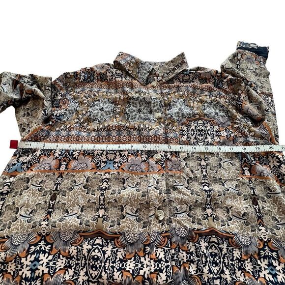 Vici Geometric Print Button Down Tunic Top size Medium - Picture 4 of 8